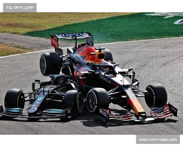 维斯塔潘连续超车秀,红胎最后一搏未果仍守季军 维斯塔潘连续超车秀,红胎最后一搏未果仍守季军